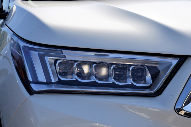 concession-auto-LA CELLE-min_acura-headlamp-2834131